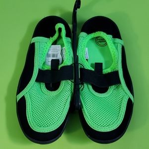 Boys water shoes sz 11-12 NWT